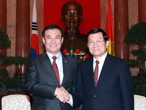 El presidente Truong Tan Sang recibió al titular de la Asamblea Nacional sudcoreana, Kang Chang Hee. (Fuente: VNA)